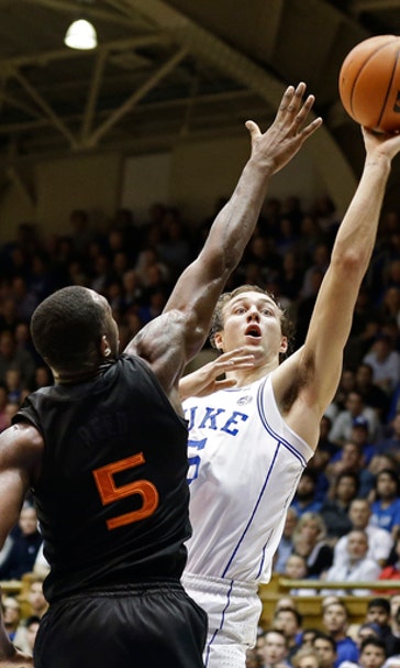 Jones keys No. 18 Duke's 70-58 win over Miami (Jan 21, 2017)